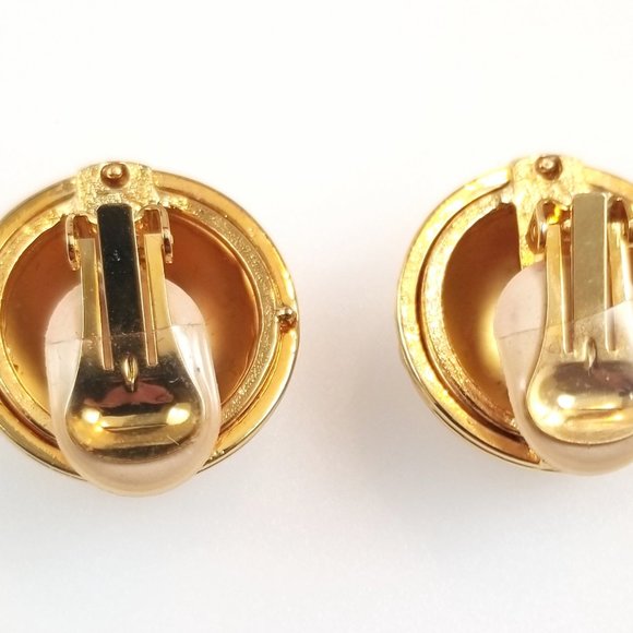 Vintage Hillary Paige Dome Clip On Earrings - Picture 4 of 5